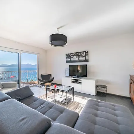 Apartment Wonderful 2 Bedroom With Sea View *